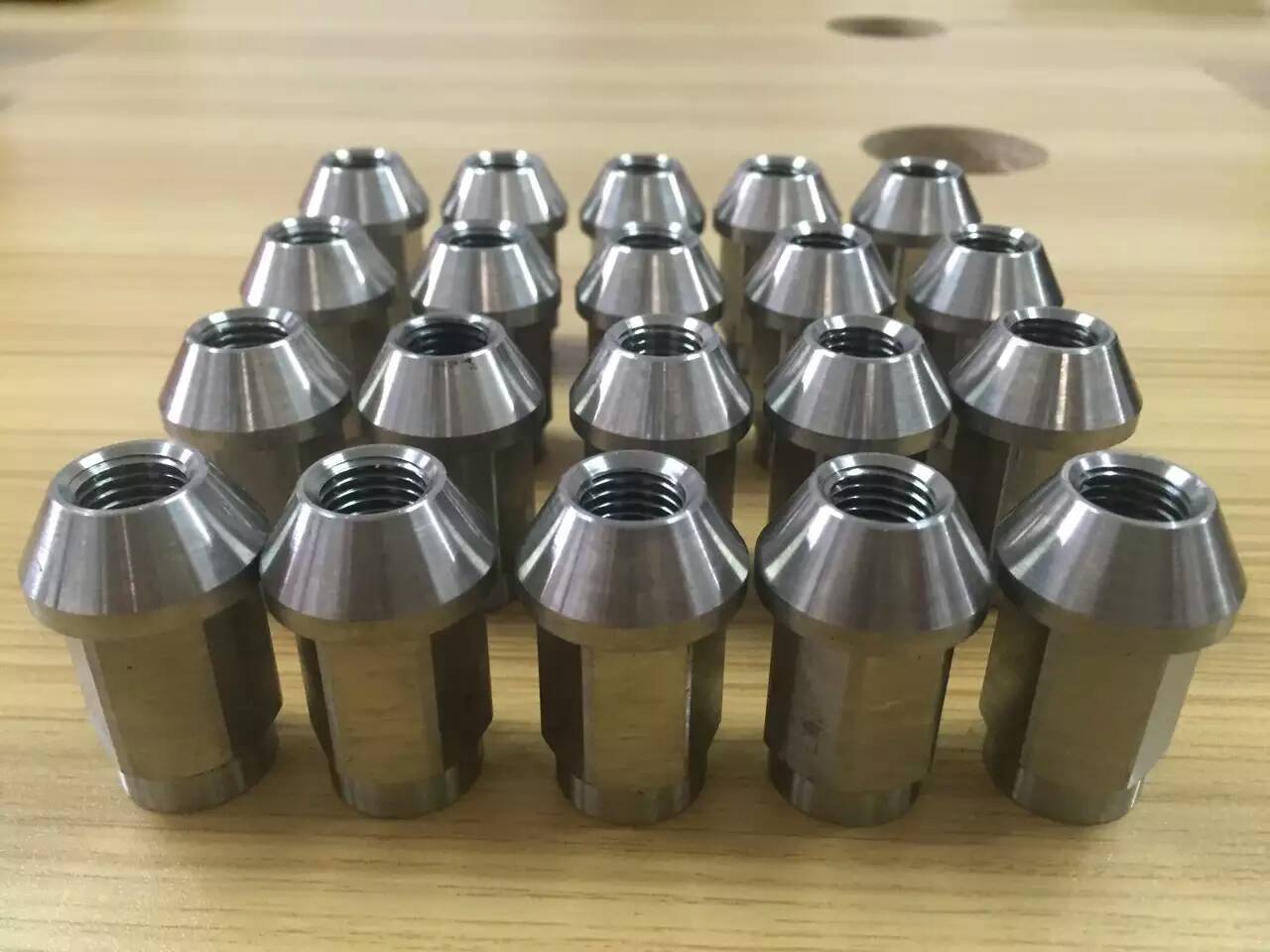 titanium grade5 (ti-6al-4v) Auto wheel lug nuts