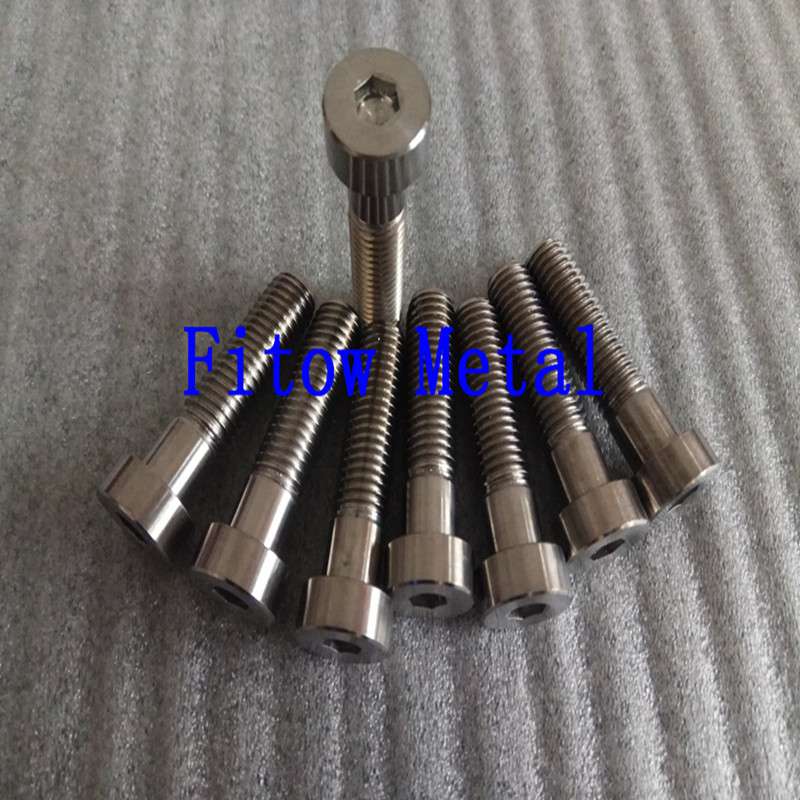 TITANIUM  HEX SOCKET CAP SCREW ISO 4762 / JIS B1176 / DIN 912